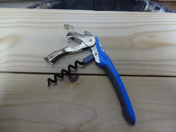 wine opener-waiter lever-professional-corkscrew-corkscrews-sommelier's knife