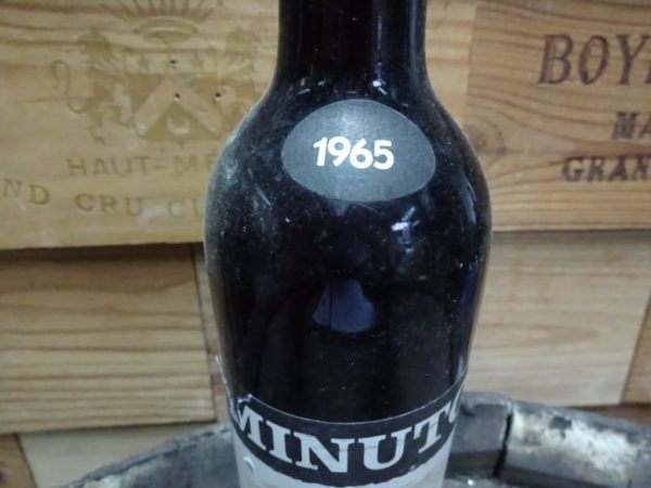 Wein aus dem Jahr 1965, Weinpaket geliefert, Weingeschenk zum Muttertag, Weingeschenkideen, bestes Weingeschenk