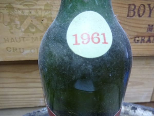 Wein aus dem Jahr 1961, 60 Jahre alter Wein, antike Weine, Getränk aus dem Geburtsjahr, Weingeschenk lustig