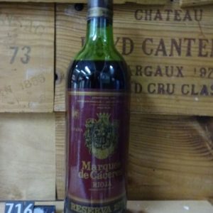1975 wijn, 45 jaar oude wijn, wijn cadeau ideeen, wijncadeau man, luxe wijncadeau, vintage wijn geschenk