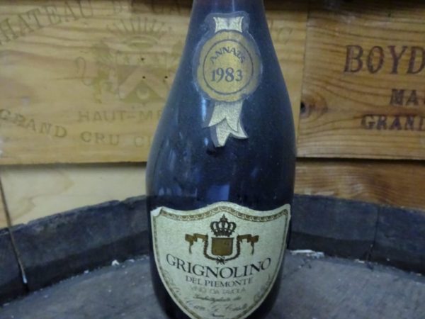 1983 wijn, bijzonder wijncadeau 40 jaar, cadeau 40 jarig huwelijksjubileum, vintage wijn kopen, drank uit geboortejaar