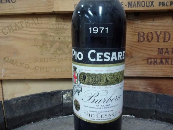 wine from 1971, send a bottle of wine, original wine package, wine from year of birth, gift daughter, gift son, buy something from your year of birth, gift ideas 145 years
